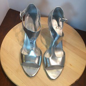 Nine West Strappy Sandal size 10M